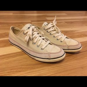 Converse white/cream men’s 8/women’s 10